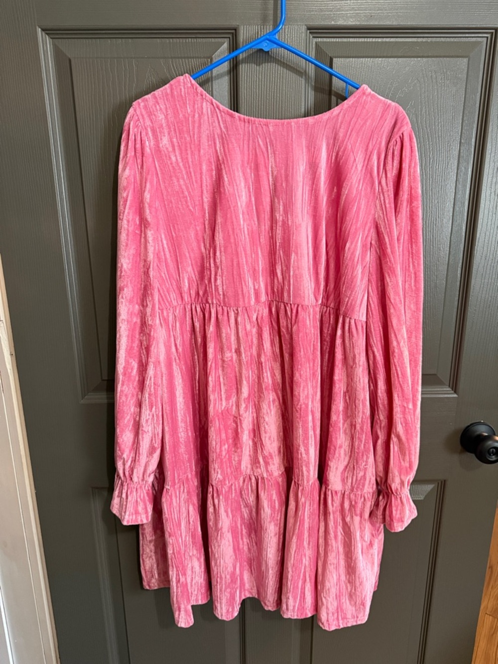 Women's Pink Velvet Long-Sleeve Tiered Dress